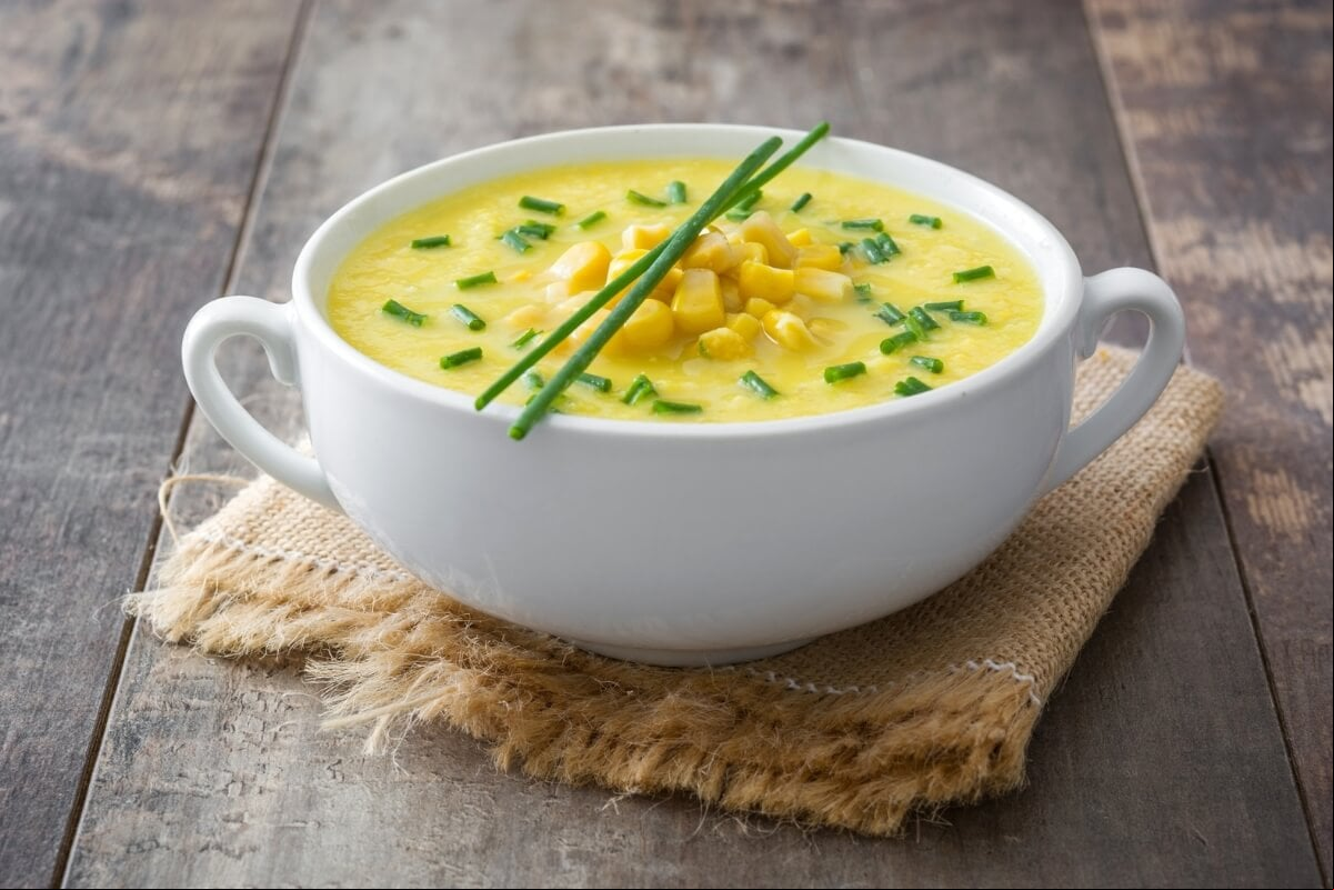 Sopa cremosa de milho-verde