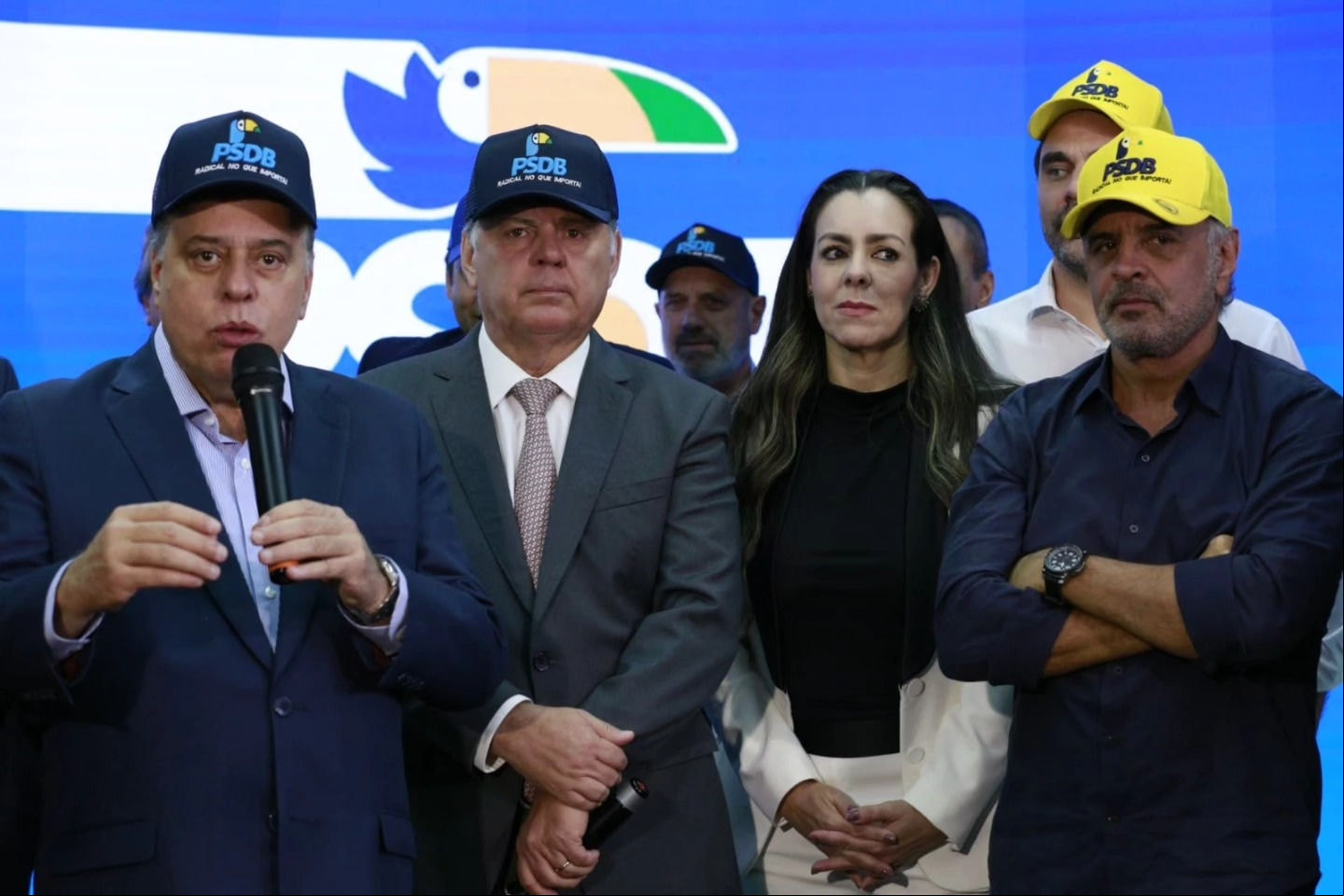 Nesta sexta-feira, o PSDB paralisou a fusão com o Podemos